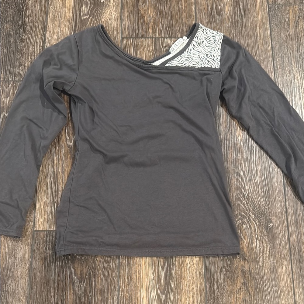 Gray Long Sleeve Top with Patterned Accent
